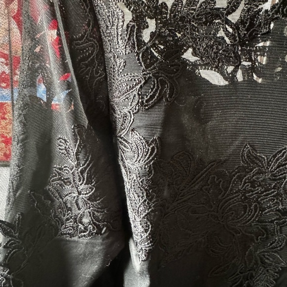 White House Black Market lace blouse - Picture 3 of 6